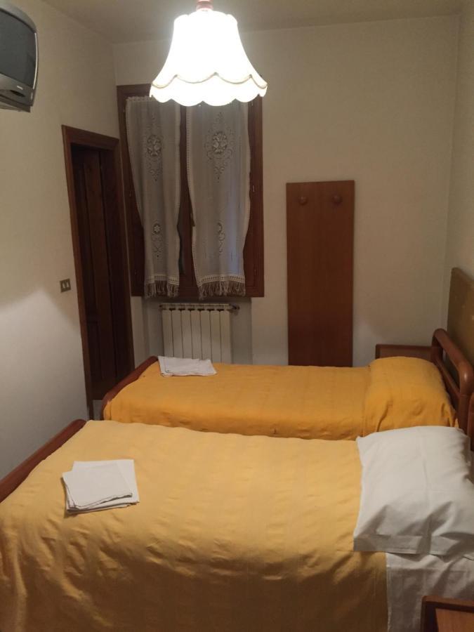 Locanda Del Sole Montese Exteriör bild