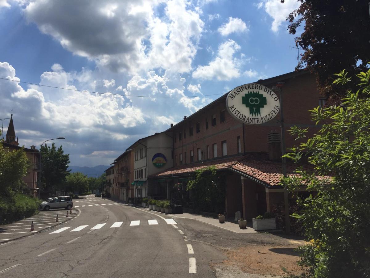 Locanda Del Sole Montese Exteriör bild